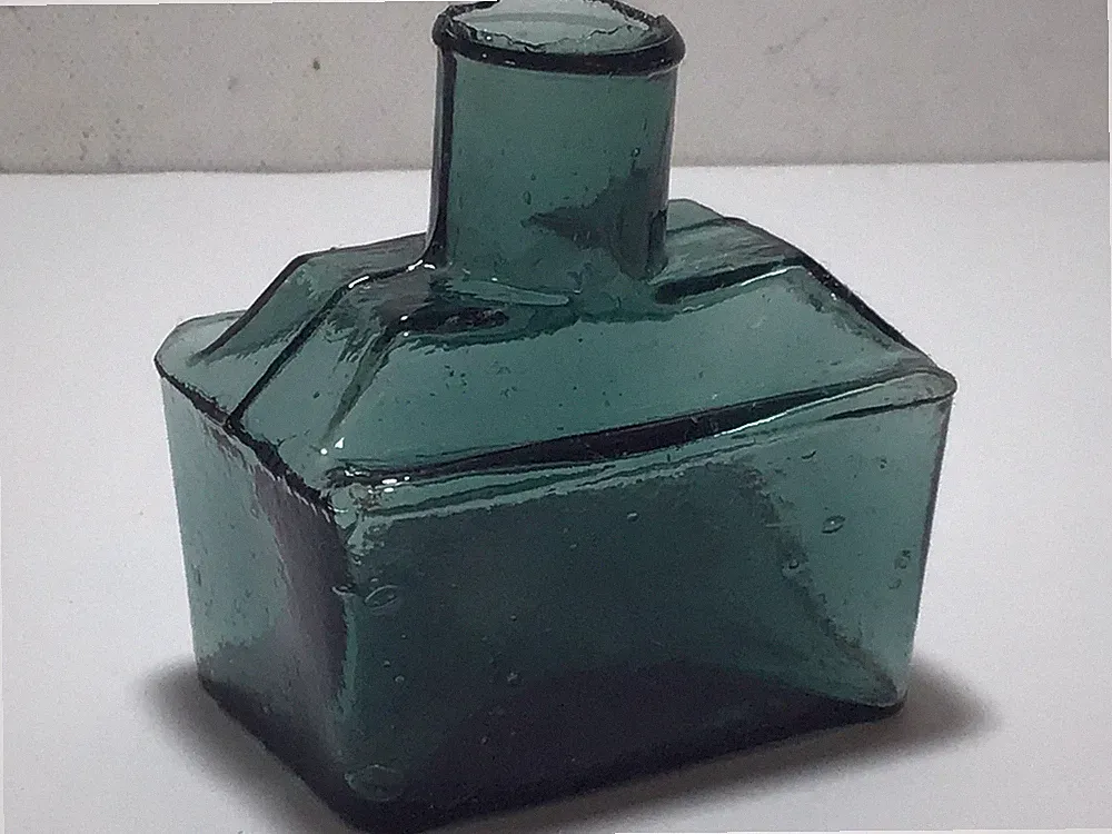 INCREDIBLE BLUEY GREEN Coloured Old Boat Shaped Victorian Ink Bottle